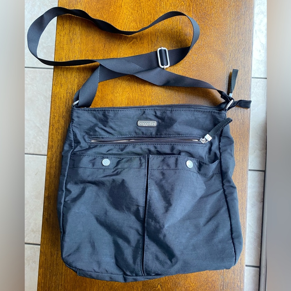 Black Baggalini shoulder bag
